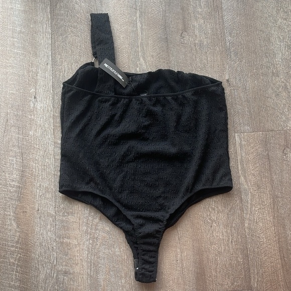 PLT Plus Black Textured One Shoulder Ring Detail Bodysuit - Picture 3 of 8